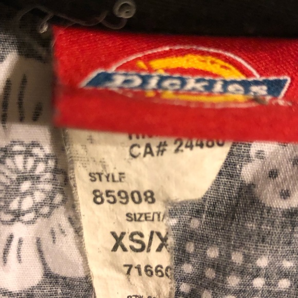 Dickies Floral Scrub Top! - Picture 4 of 4